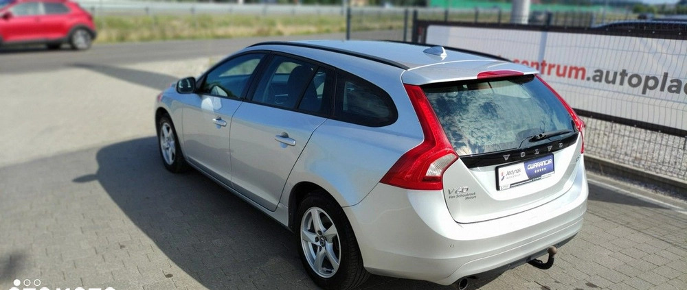 Volvo V60 cena 51800 przebieg: 246200, rok produkcji 2017 z Wleń małe 301